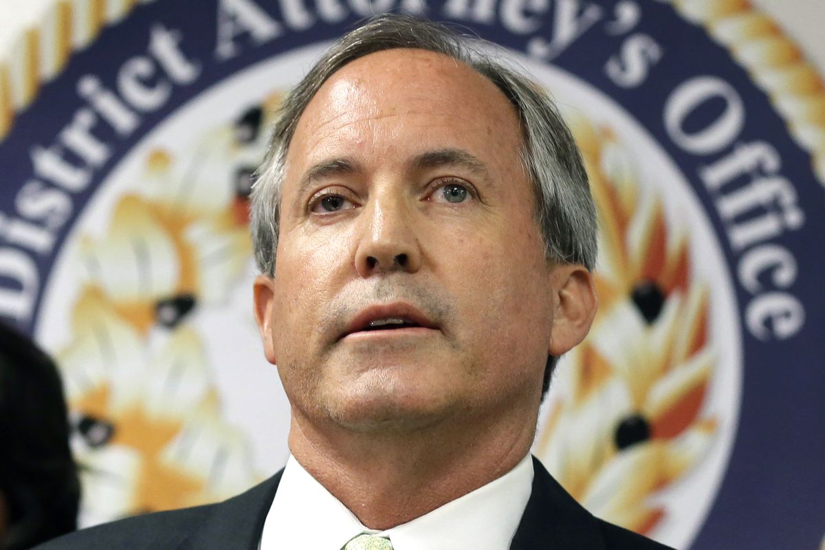 Die Texas AG Ken Paxton verließ während eines Stromausfalls Austin in Richtung Utah. Demokraten sagen, er könne sich nicht weniger um die Menschen kümmern.