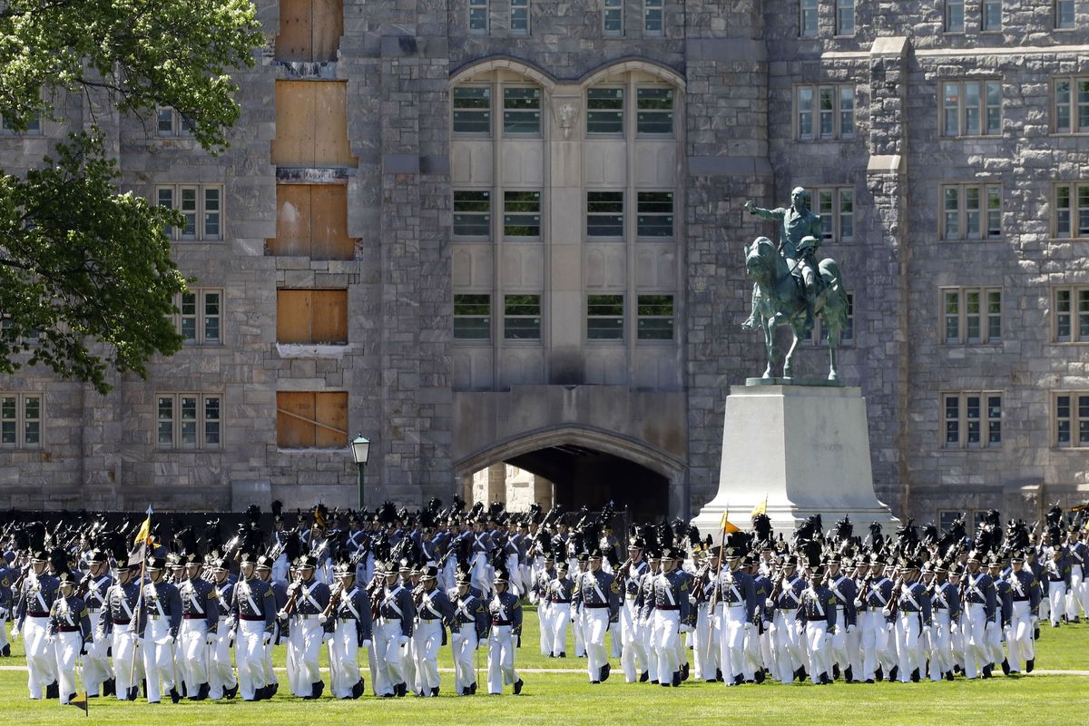 Mehr als 70 Kadetten aus West Point, die im größten Betrugsskandal der Akademie seit Jahrzehnten angeklagt sind