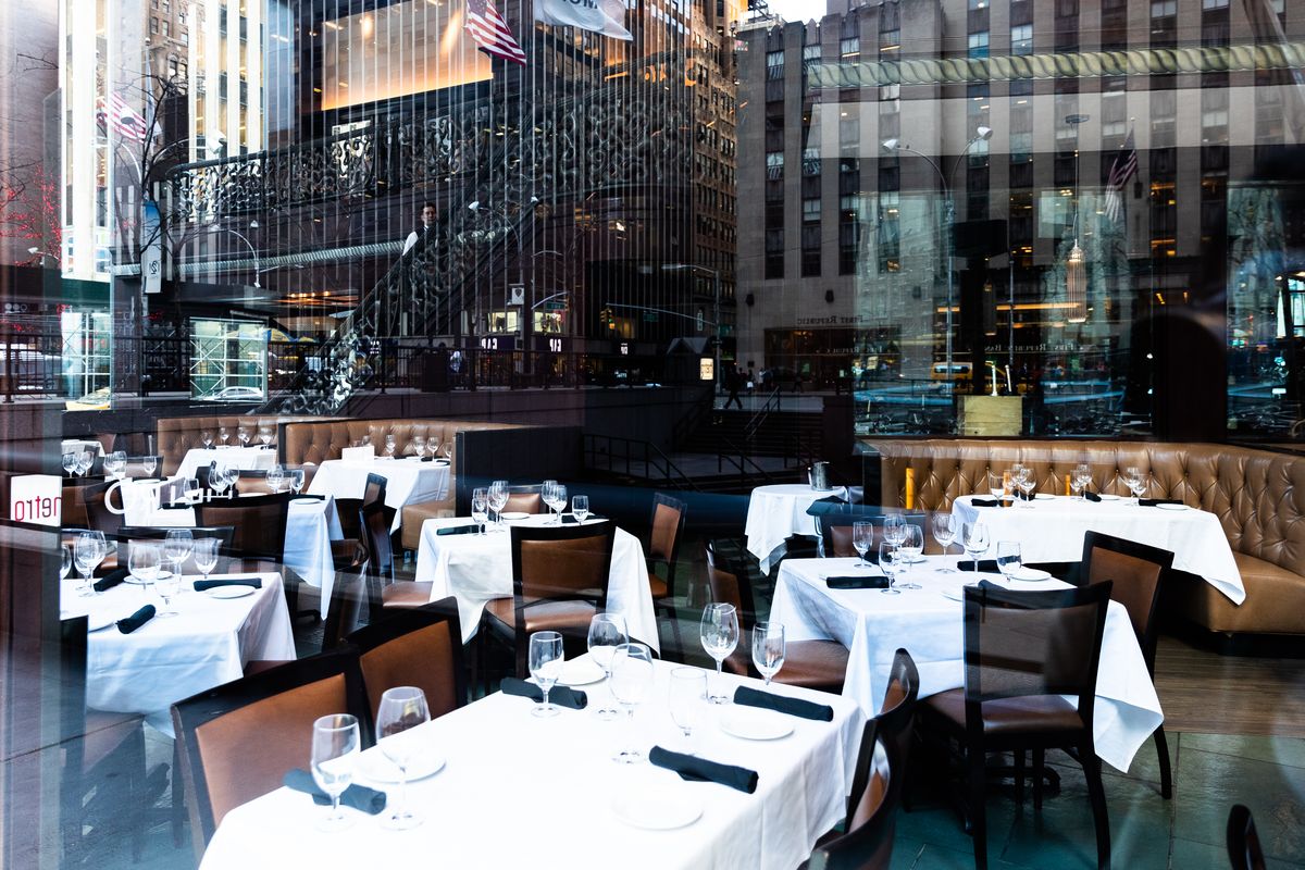 New York schließt seine Bars und Restaurants. Was bedeutet das für Servicemitarbeiter?