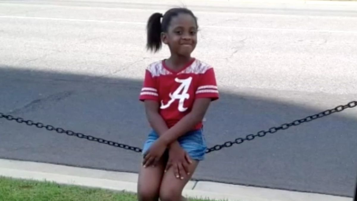 Die Familie einer 9-Jährigen sagt, sie habe nach rassistischem Mobbing Selbstmord begangen, einschließlich Verhöhnungen von „Töte dich selbst“.