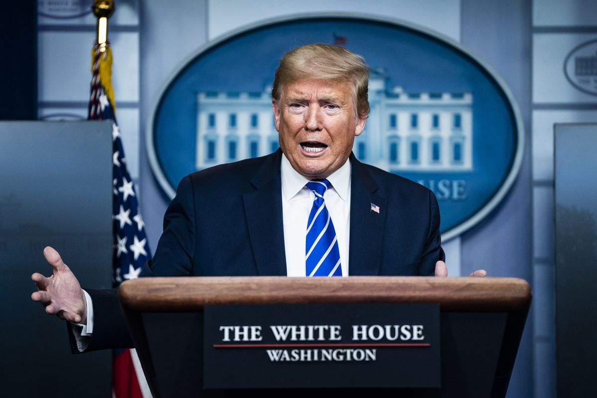 Trump behauptet, kontroverser Kommentar zur Injektion von Desinfektionsmitteln sei „sarkastisch“