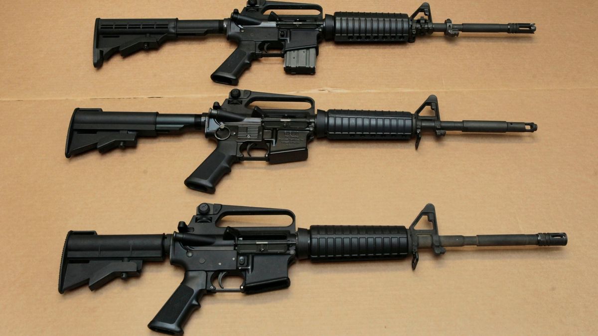 Kaliforniens Verbot von Angriffswaffen wurde aufgehoben, als ein Bundesrichter AR-15 mit einem Schweizer Taschenmesser vergleicht