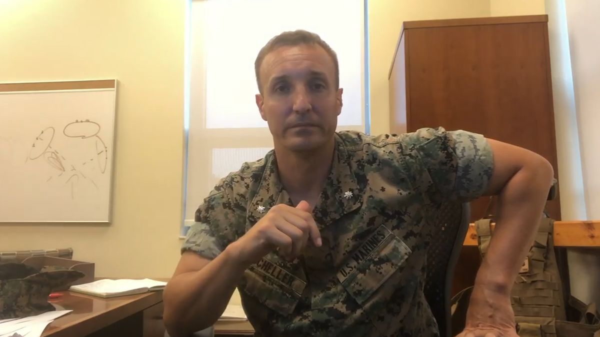 Marineoffizier, der hochrangige Führer in Afghanistan kritisierte, ist jetzt in der Brig