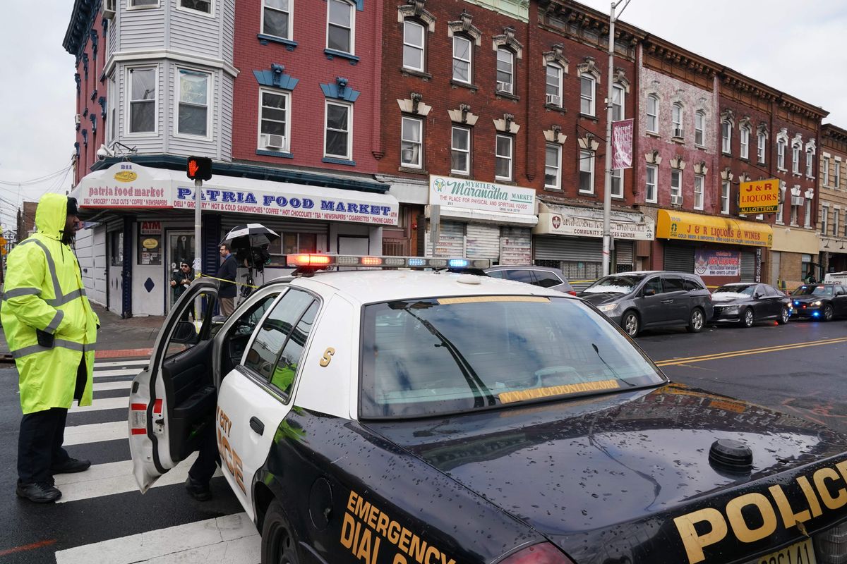 Schießerei in Jersey City: Bürgermeister sagt, tödlicher Angriff auf koscheres Deli sei ein gezieltes Hassverbrechen